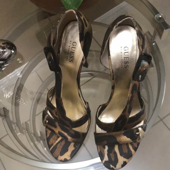 Sandals - Picture 2 of 3